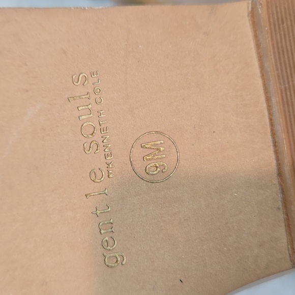 Gentle Souls Women By Kenneth Cole Leather Pointed Toe Slip-On Shoes Boots 9M - Picture 11 of 11